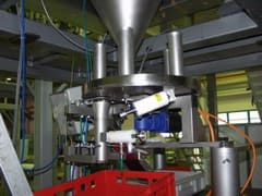 Упаковочная линия для упаковки определенного количества колбасок в пакет